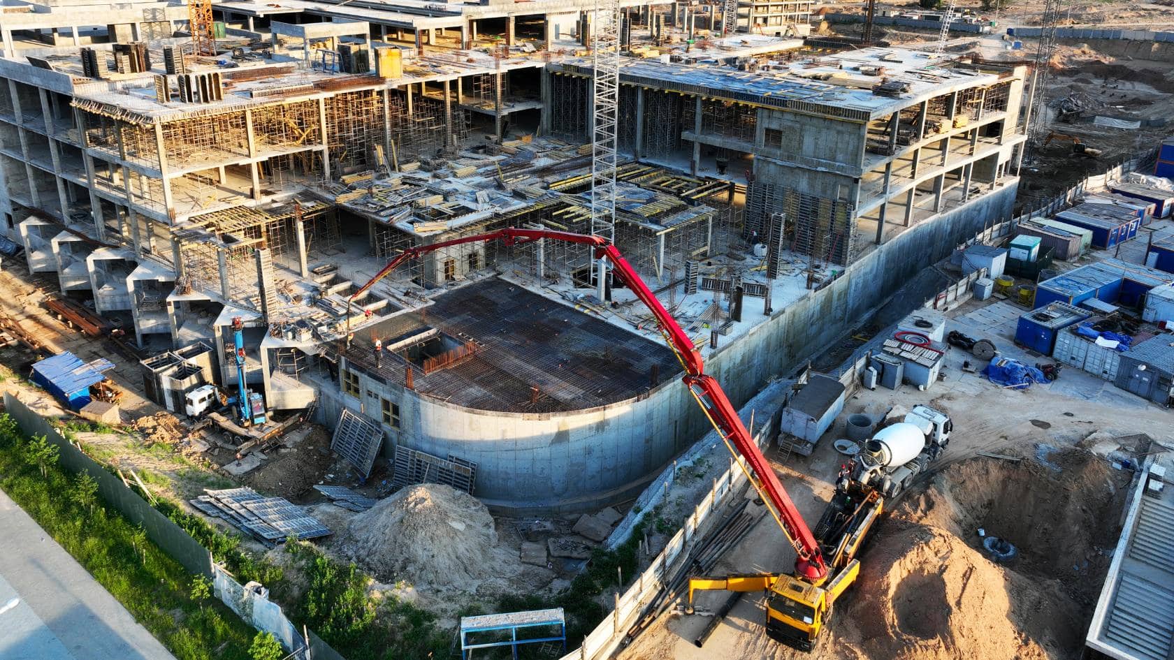 the role of concrete pumping in high rise construction 1